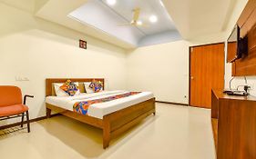 Fabhotel Shivam, Karelibagh